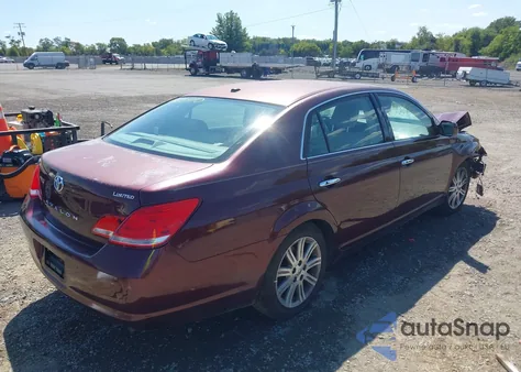2010 Toyota Avalon Limited z USA, uszkodzony, nr VIN 4T1BK3DB9AU369414